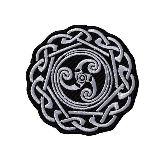 Round Celtic Knot Embroidered Patch - Picture 1 of 3